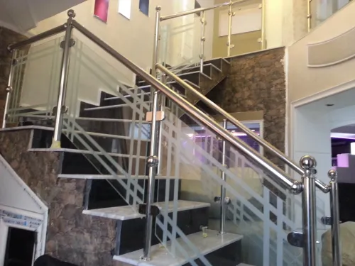 RAMPE ESCALIER-GARDE CORPS-BALCON-PORTE INOX-BOIS-VERRE