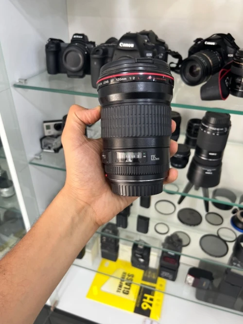 Canon EF 135mm F2 L USM Lens