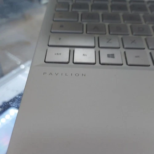 HP PAVILION 15 i7-8TH 16RAM 256SSD 15.6" NVIDIA MX150 02GB DDR 5