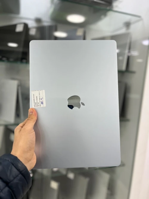MACBOOK AIR  2025 M4 15'' 24RAM 512 SSD BATTERIE 100% CYCLE  11 ÉTAT NEUF GARANTIE 06 MOIS