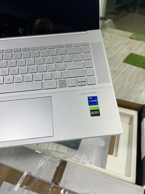 HP ENVY 15-EP1001NL I7 11800H 16GO 1000 SSD RTX 3060 15.6 UHD OLED NEUF JAMAIS SERVI