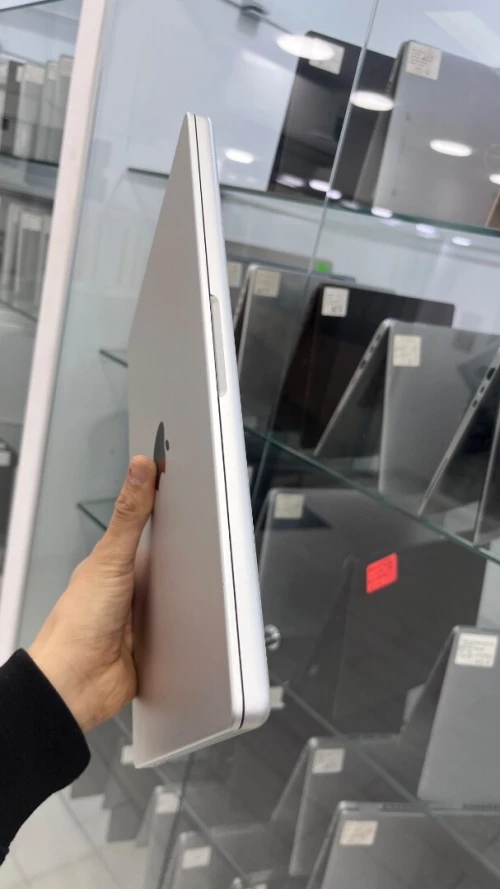MACBOOK PRO 2021 M1 PRO 14'' 32RAM 512 SSD BATTERIE 100%