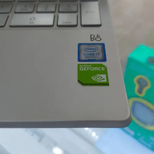 HP PAVILION 15 i7-8TH 16RAM 256SSD 15.6" NVIDIA MX150 02GB DDR 5