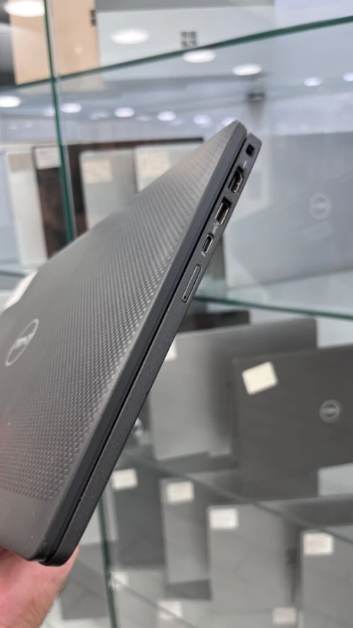 DELL LATITUDE FINITION CARBON  I5-12TH 16RAM 256SSD INTEL IRIS XE GRAPHICS BATTERIE +4 HEURES