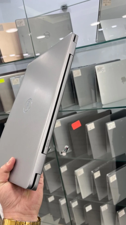 DELL PRECISION 3591  Ultra 7 165H 64RAM 1 TB SSD RTX 1000 06GB DÉDIÉE BATTERIE +4.5 HEURES