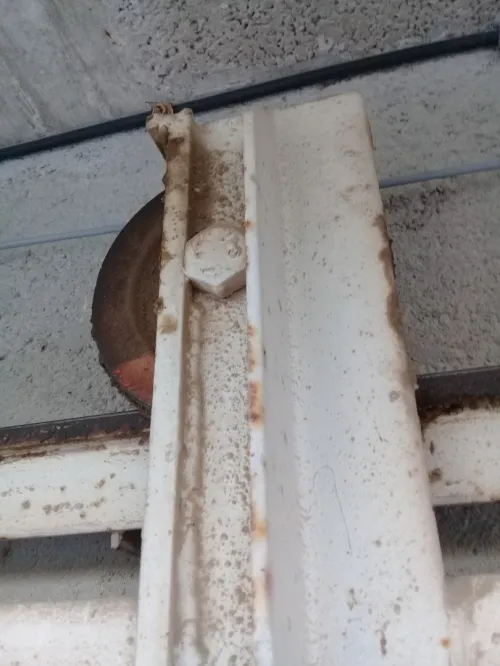 porte en fer pour hangar