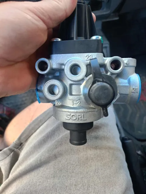 camion hyundai h120 Unloader Valve 2006