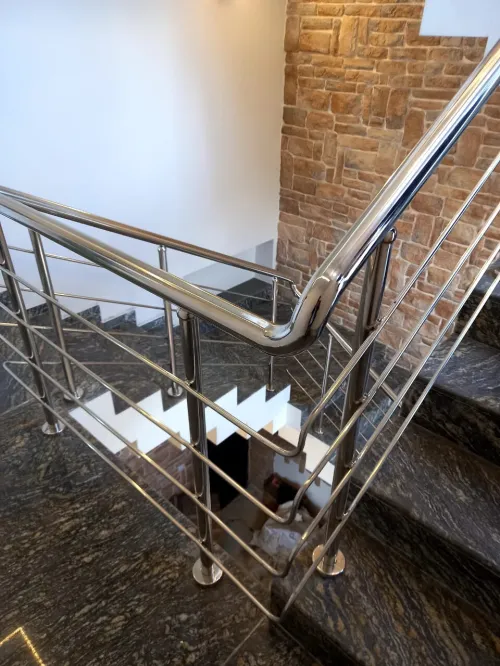 تركيب درابيز اينوكس Rampe d escalier