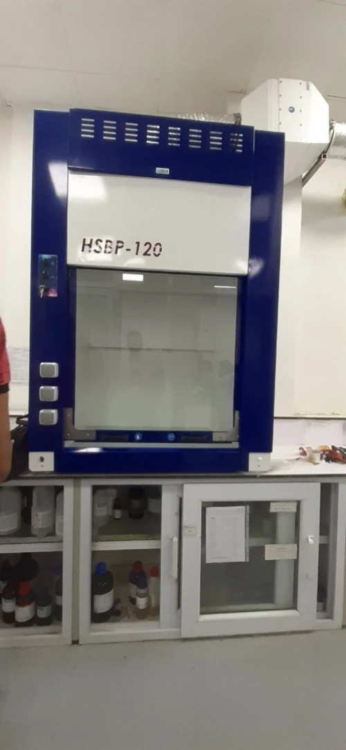 SORBONNE D'ATTAQUE (Hotte chimique) pour laboratoire 