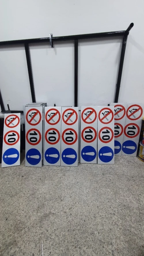 Panneaux signalisation routière 