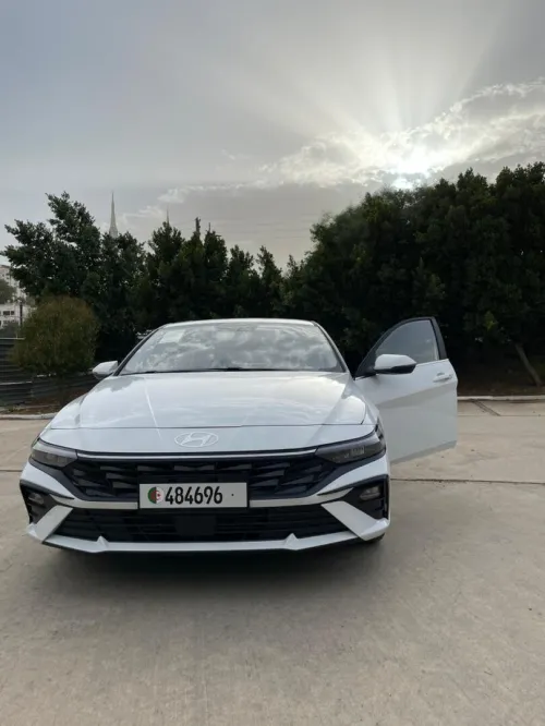 Hyundai Elantra Luxury la toutes options 2025 GLS
