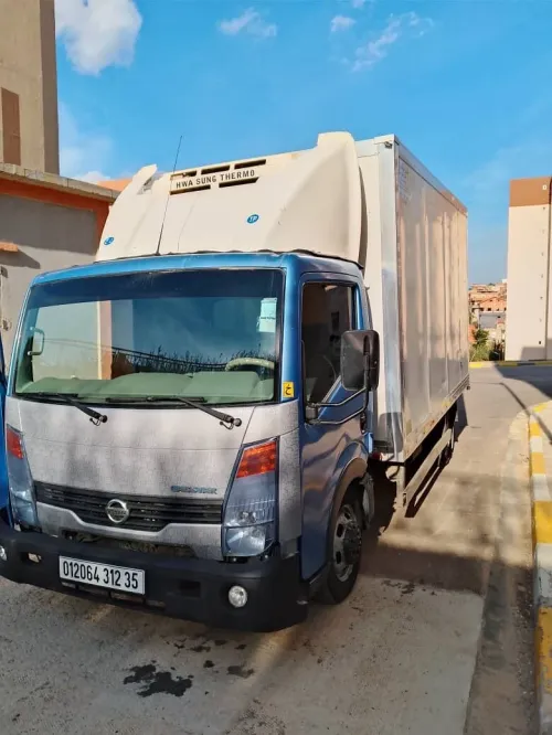 Nissan Cabstar frigo 2012