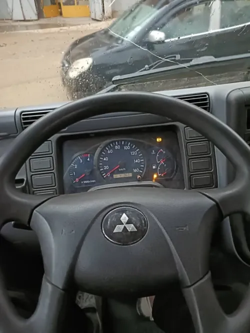 Mitsubishi Fuso canter 2015