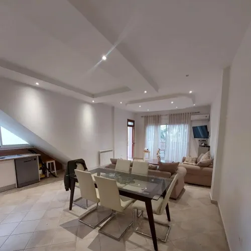 Location Appartement Niveau de villa F3 Alger Hydra