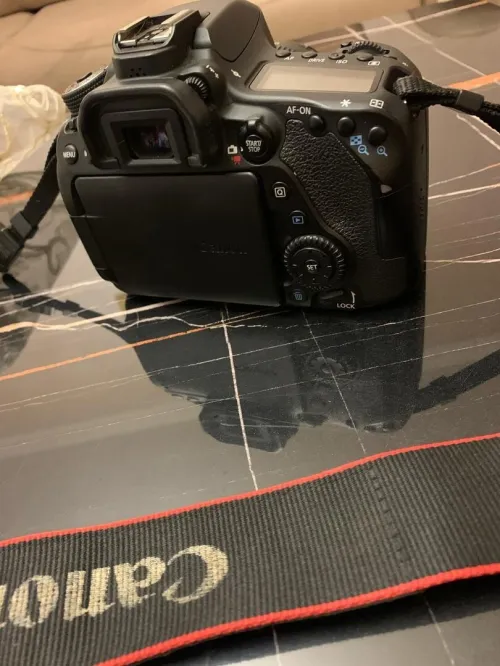 CANON 80D