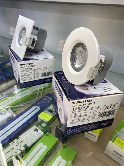 SPOT - SPOT ETANCHE ET LAMPE PISCINE