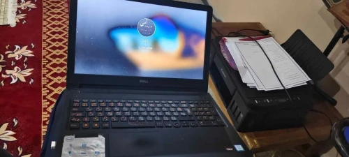 dell inspiron serie 3000 double carte graphics 7eme generation 8G ram 256 ssd avec boite