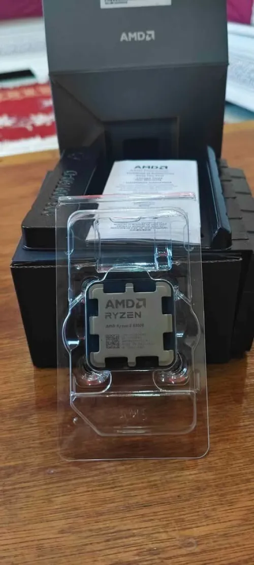 Ryzen 5 8500G plus Radeon 740M graphics