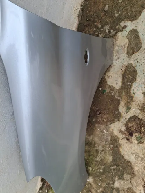 Aile 206 plus coté gauche couleur gris argent état 10/10