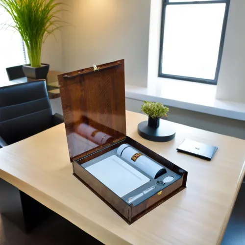 jolie coffret box personnalisé  pour vos client fidèls 