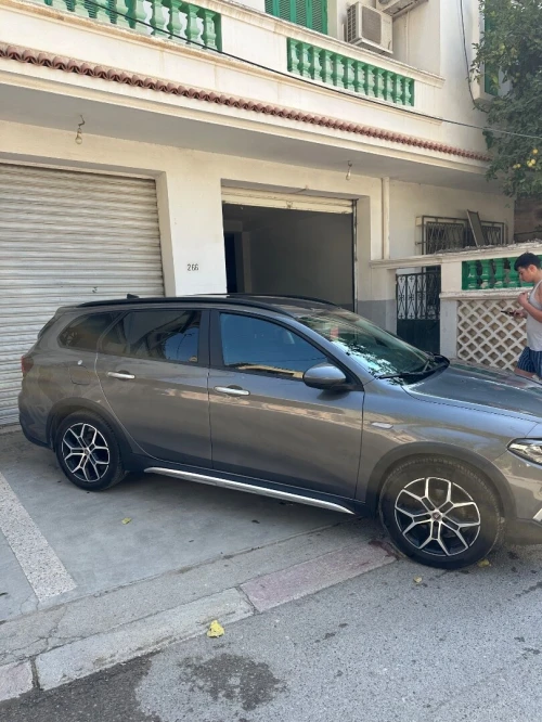 Fiat Tipo hatchback 2023 Cross