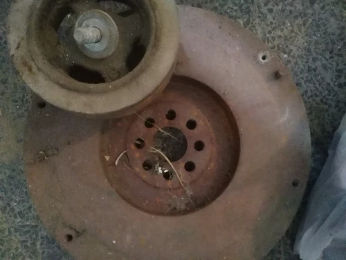 Volant moteur / poulie chaine Toyota corrola 2009 1.6