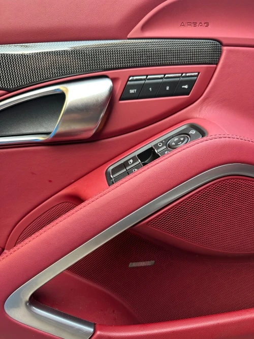 Porsche Boxster 718 2025 Style plus édition carbone