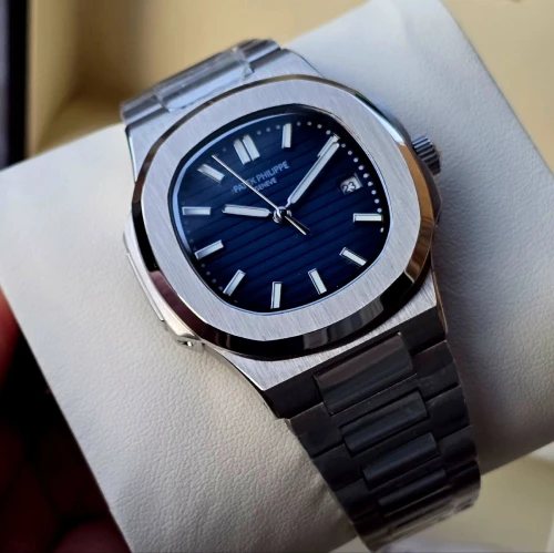 Montre Patek Philippe Nautilus bleu