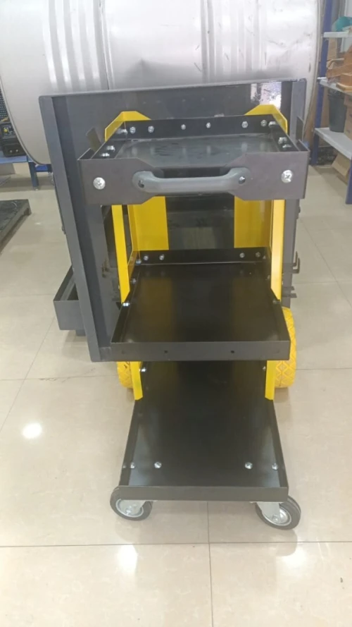 CHARIOT 3 PLATEAUX AVEC ACCESSOIRES ET GRANDES ROUES 