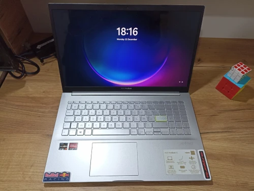 ASUS Vivobook 15 OLED Ryzen 7 5700U | 16 GB| 1 TB