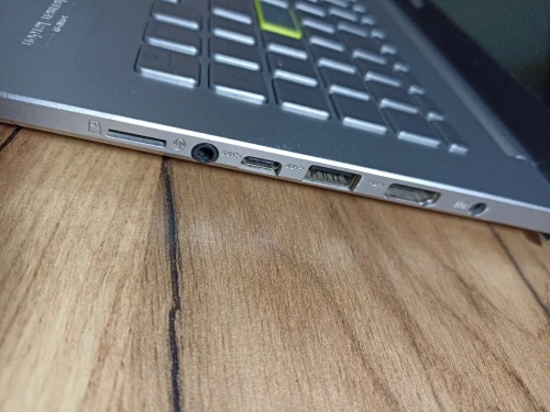 ASUS Vivobook 15 OLED Ryzen 7 5700U | 16 GB| 1 TB