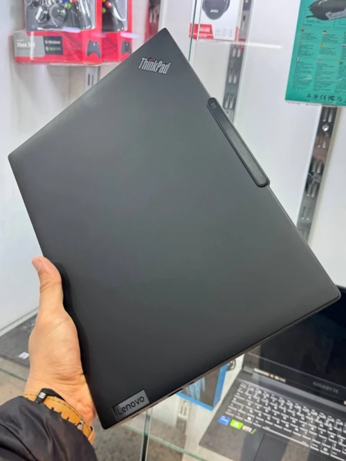 LENOVO THINKPAD X13 Gen4 / Ryzen 5 7540U / 32GB RAM