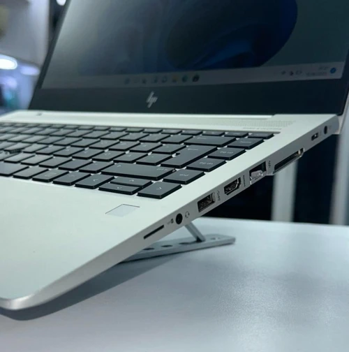PC LAPTOP HP ELITEBOOK 830 G6