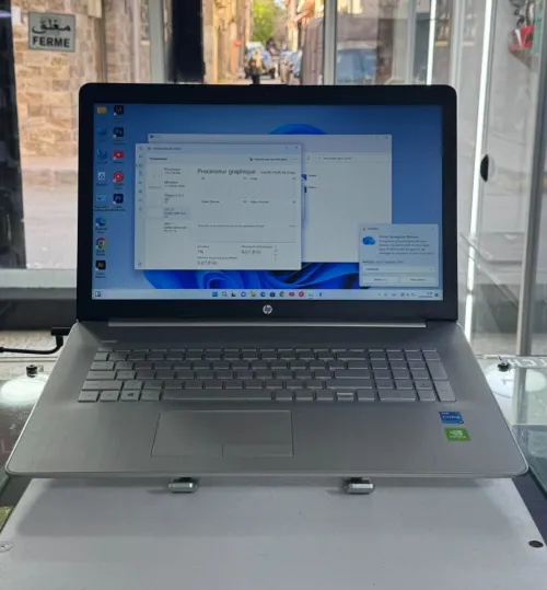 HP LAPTOP 17-by4xxx / I5-11eme / 16GB RAM / Nvidia MX930