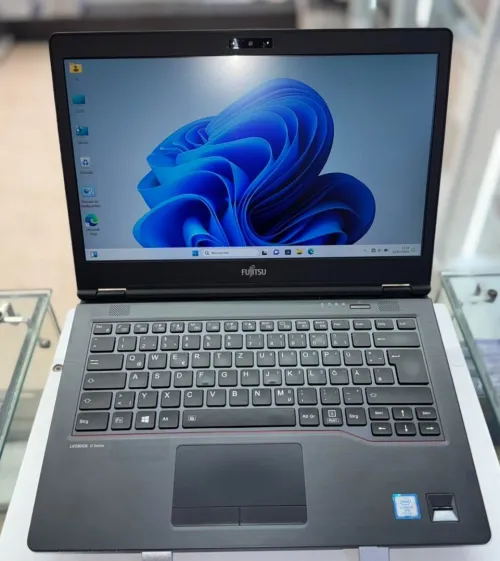 LAPTOP FUJITSU LIFEBOOK U747 