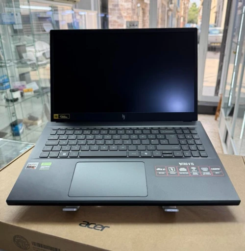 Laptop Gaming ACER NITRO V 5 / AMD RYZEN 5 7535HS / RTX2050
