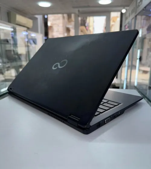 LAPTOP FUJITSU LIFEBOOK U747 