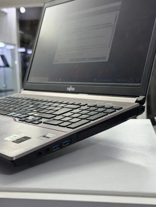 PC LAPTOP FUJITSU E754 / I5-4TH / 16GB RAM / 256 SSD 