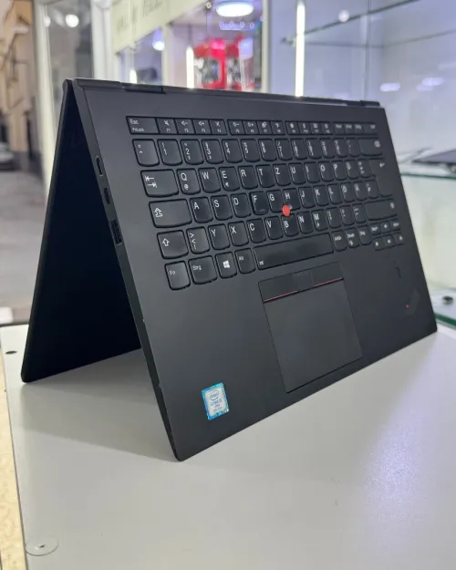 LENOVO THINKPAD X1 YOGA 360 / I5-8GNR / 16GB RAM / 256 SSD 