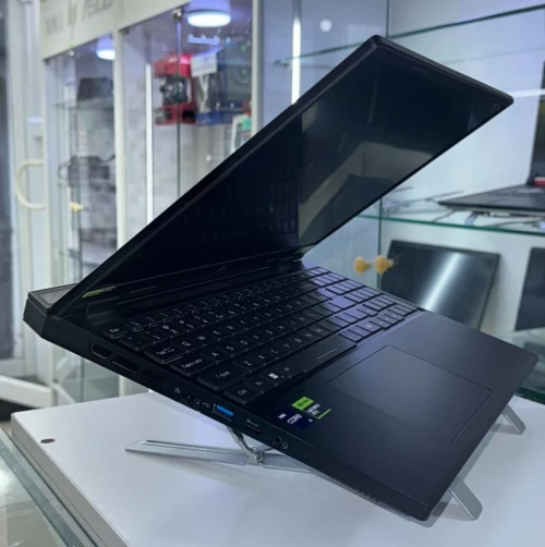 Laptop Gaming ACER PREDATOR(2024)Intel I9-14900HX/1tb SSD/NVIDIA RTX 4060 (8GB) /16 POUCES 165HZ 2K 