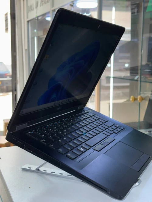 PC LAPTOP DELL LATITUDE 5480 / I7-6TH / NVIDIA GEFORCE MX930