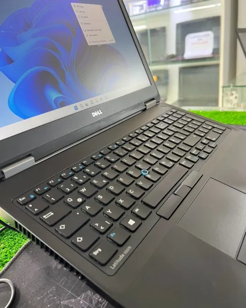 LAPTOP DELL LATITUDE E5570