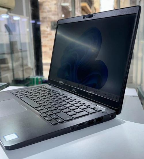 PC LAPTOP DELL LATITUDE 5300
