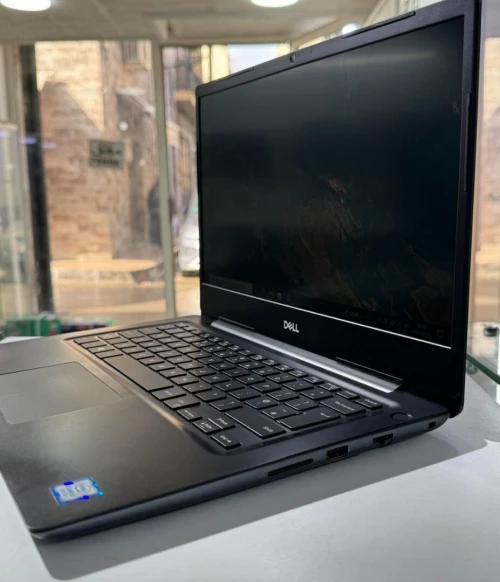 PC LAPTOP DELL VOSTRO 5481