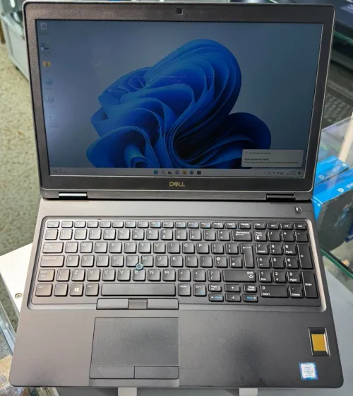 PC LAPTOP DELL LATITUDE 5590