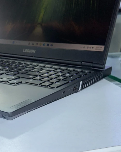 Laptop gaming Lenovo Legion 5  / RYZEN 7 SERIE 5000 / RTX3050TI