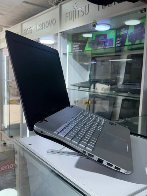 LAPTOP ASUS N551J / i7-4710HQ / NVIDIA GeForce GTX 850