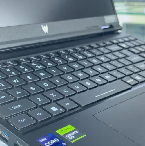 Laptop Gaming ACER PREDATOR(2024)Intel I9-14900HX/1tb SSD/NVIDIA RTX 4060 (8GB) /16 POUCES 165HZ 2K 