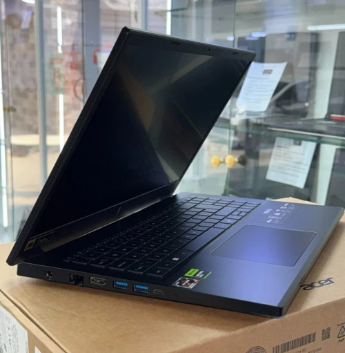 Laptop Gaming ACER NITRO V 5 / AMD RYZEN 5 7535HS / RTX2050