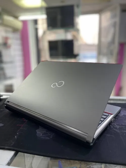 PC LAPTOP FUJITSU LIFEBOOK E736